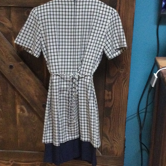 Short sleeve Suit style plaid dress - Picture 4 of 5